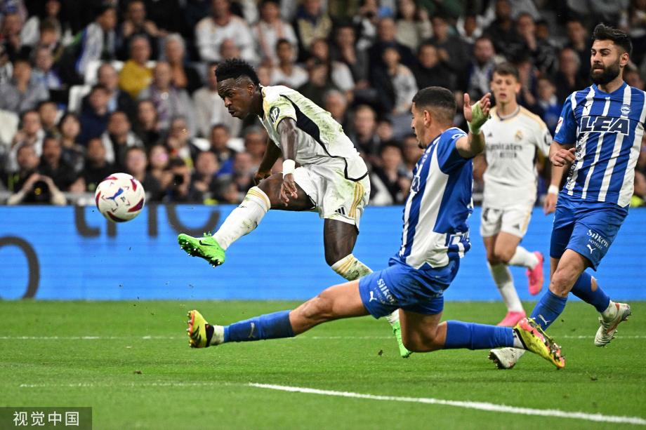 中国足球正 中国足球正