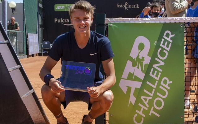 她很可能继 她很可能继